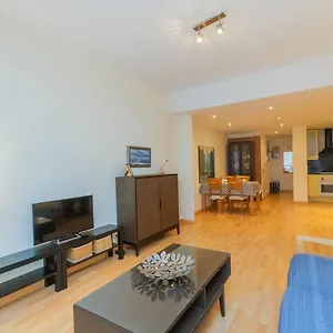 https://apartment-eixample-dret-corsega-roger-de-lluria.topbarcelonahotels.com